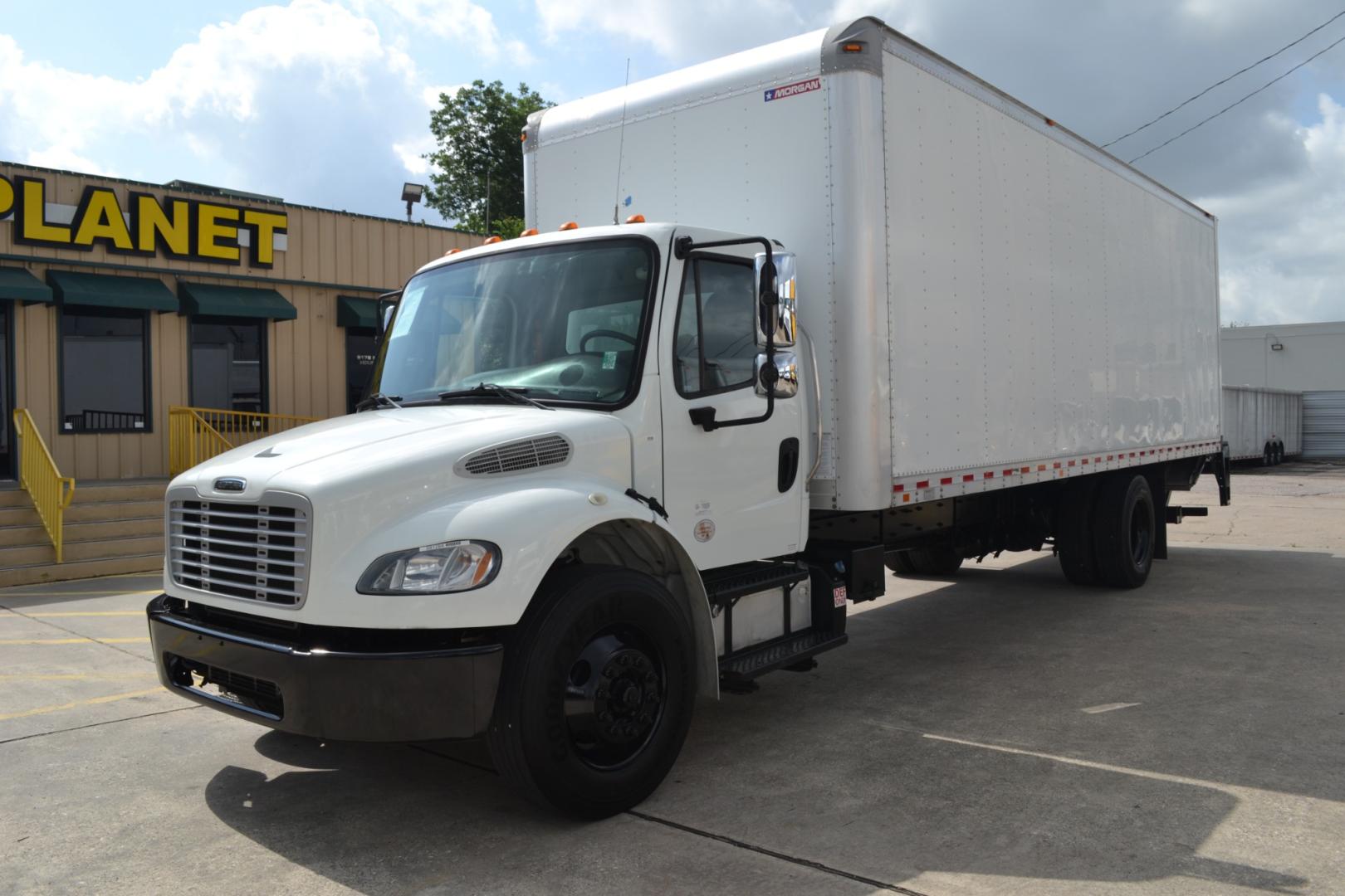 2018 WHITE /BLACK FREIGHTLINER M2-106 with an CUMMINS B6.7L 240HP engine, ALLISON 2500RDS AUTOMATIC transmission, located at 9172 North Fwy, Houston, TX, 77037, (713) 910-6868, 29.887470, -95.411903 - Photo#0